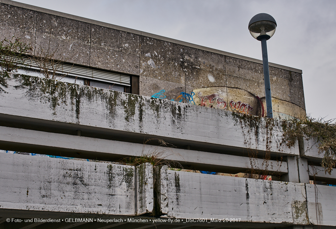 21.03.2017 - Abrissbaustelle Quiddezentrum in Neuperlach